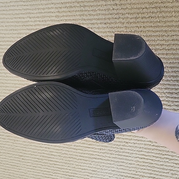 Esprit Woven Black Booties - Picture 5 of 6